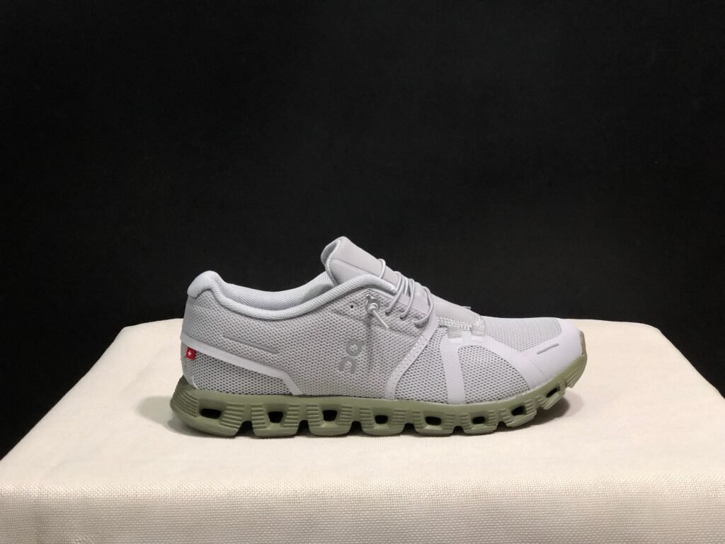 On Running shoes inspired Cloud