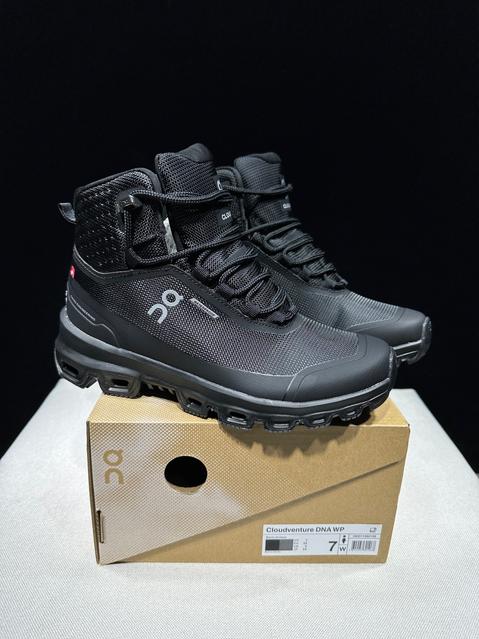 ON RUNNING Inspired On Cloudventure DNA W 2colors