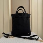 Lululemon on level bag