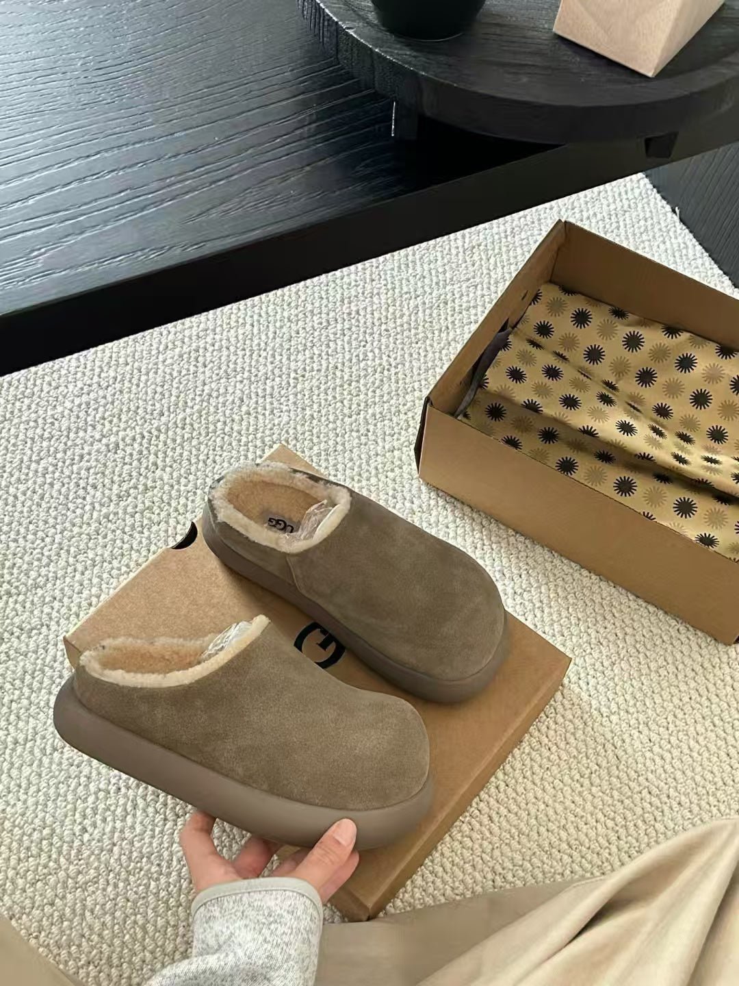 UGG BOOTS
