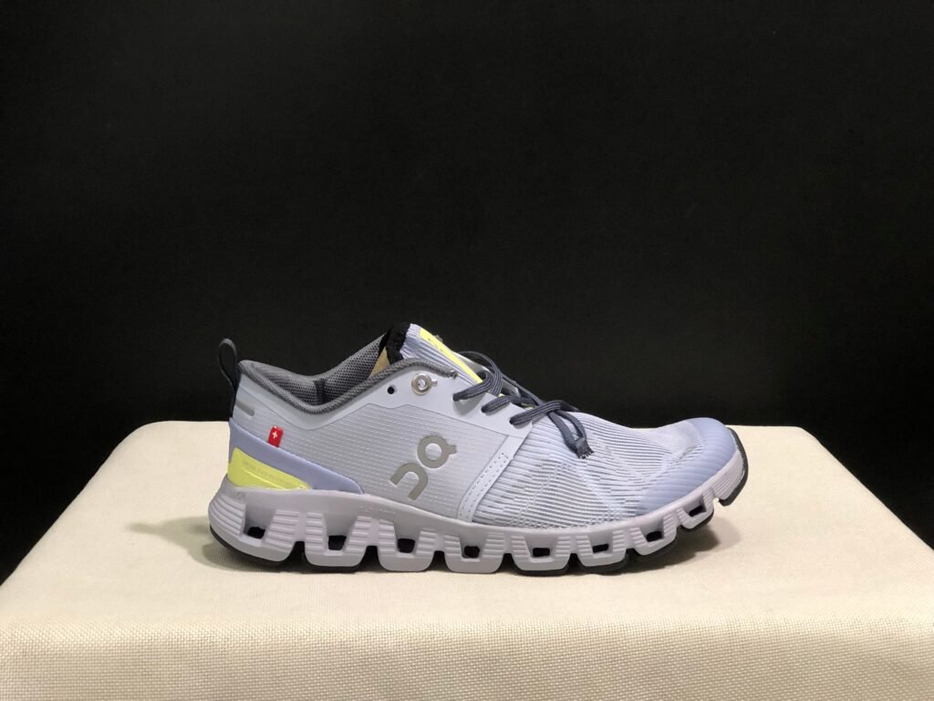 On Running shoes inspired Cloud