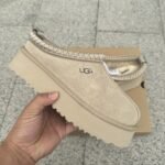 UGG Warm Slippers (6 colors )