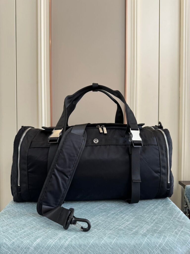 Lululemon Wunderlust Weekender Bag 48L