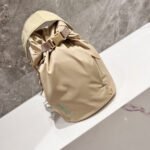 Lululemon crossbody bag size 23x15x27cm
