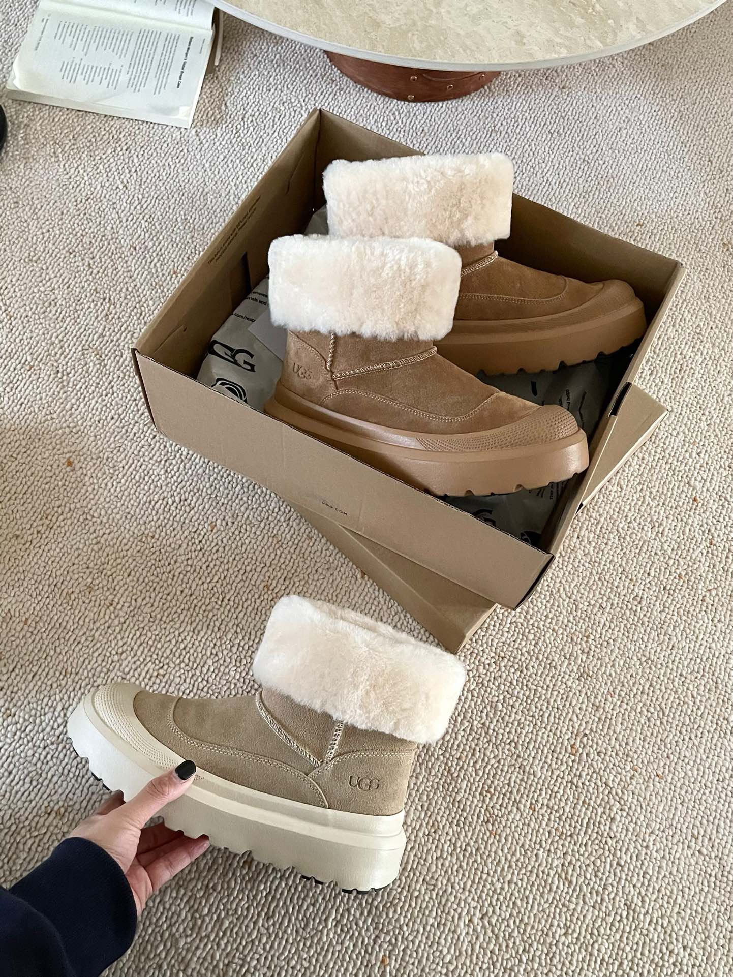 UGG BOOTS