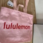 Lululemon 19L tote