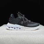 On Running shoes inspired Cloudnova Flux