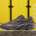 Adidas Yeezy Boost 700 (10 colors )