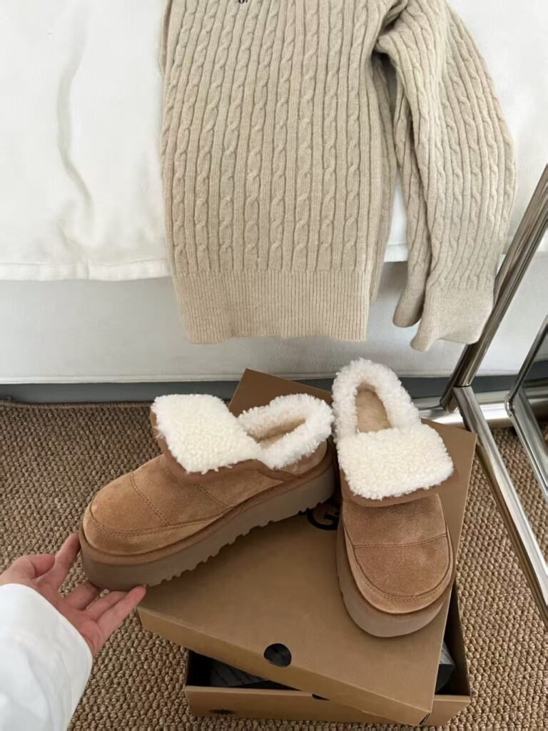 UGG BOOTS
