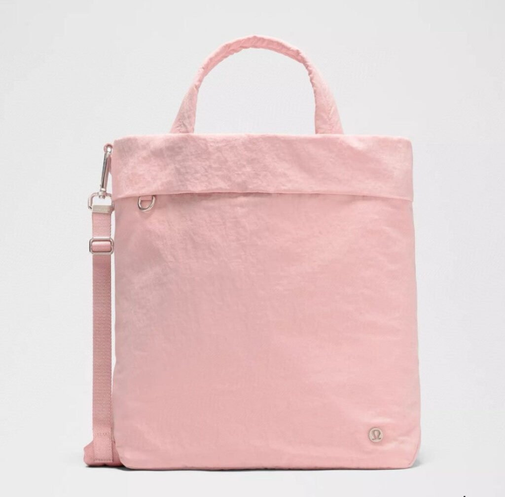 Lululemon on level bag