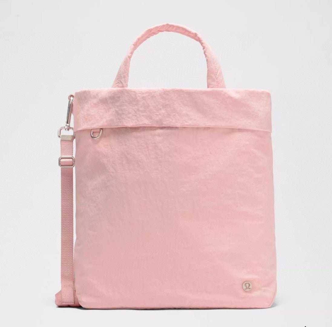 Lululemon on level bag