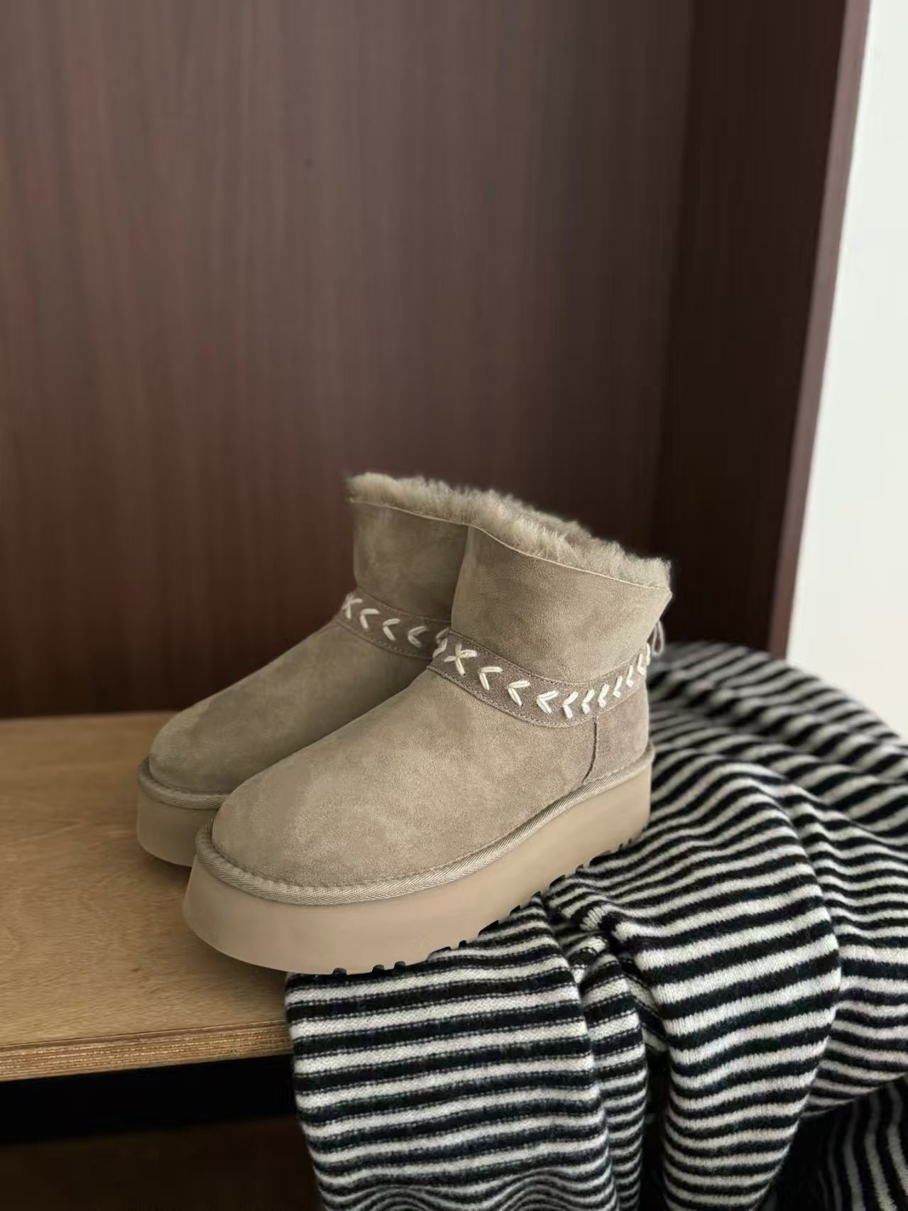 UGG BOOTS