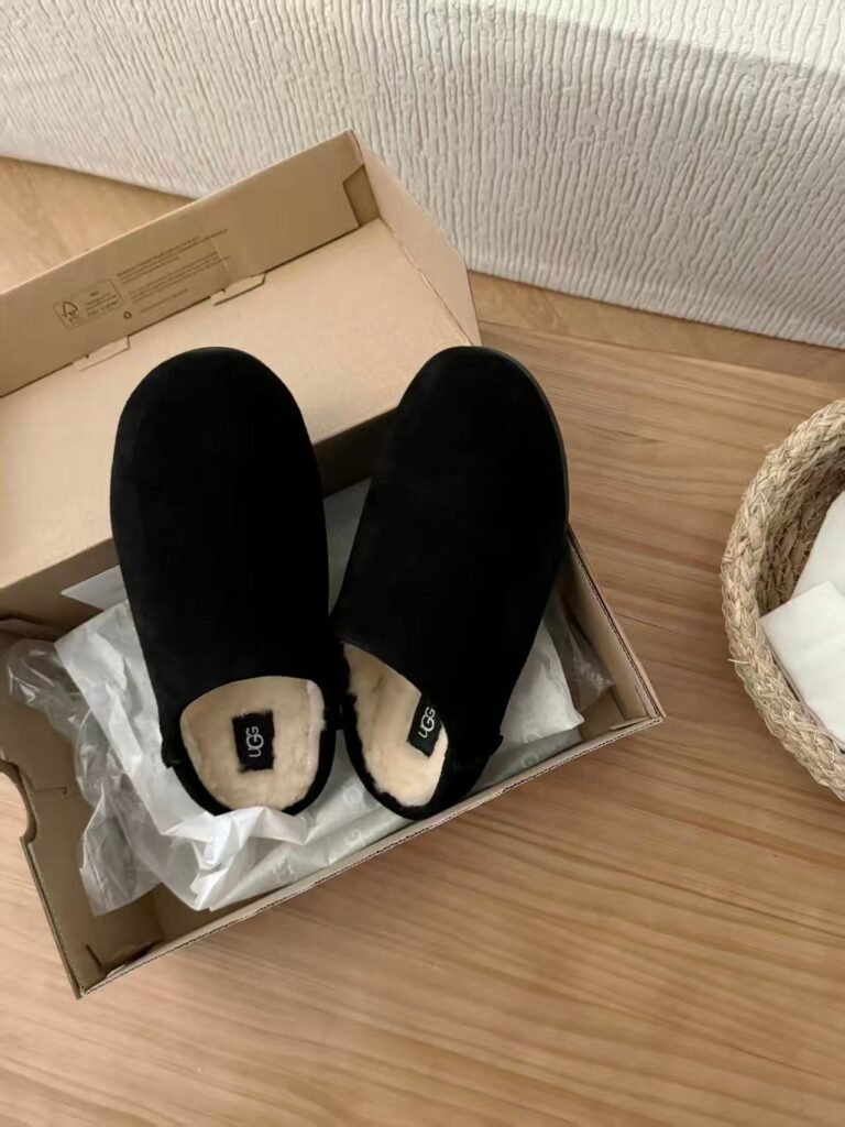 UGG BOOTS