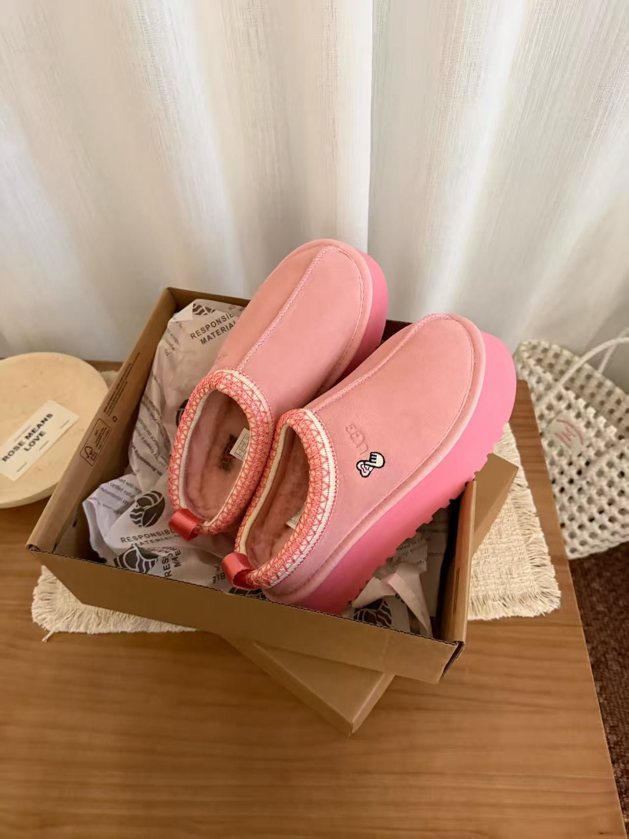 UGG BOOTS