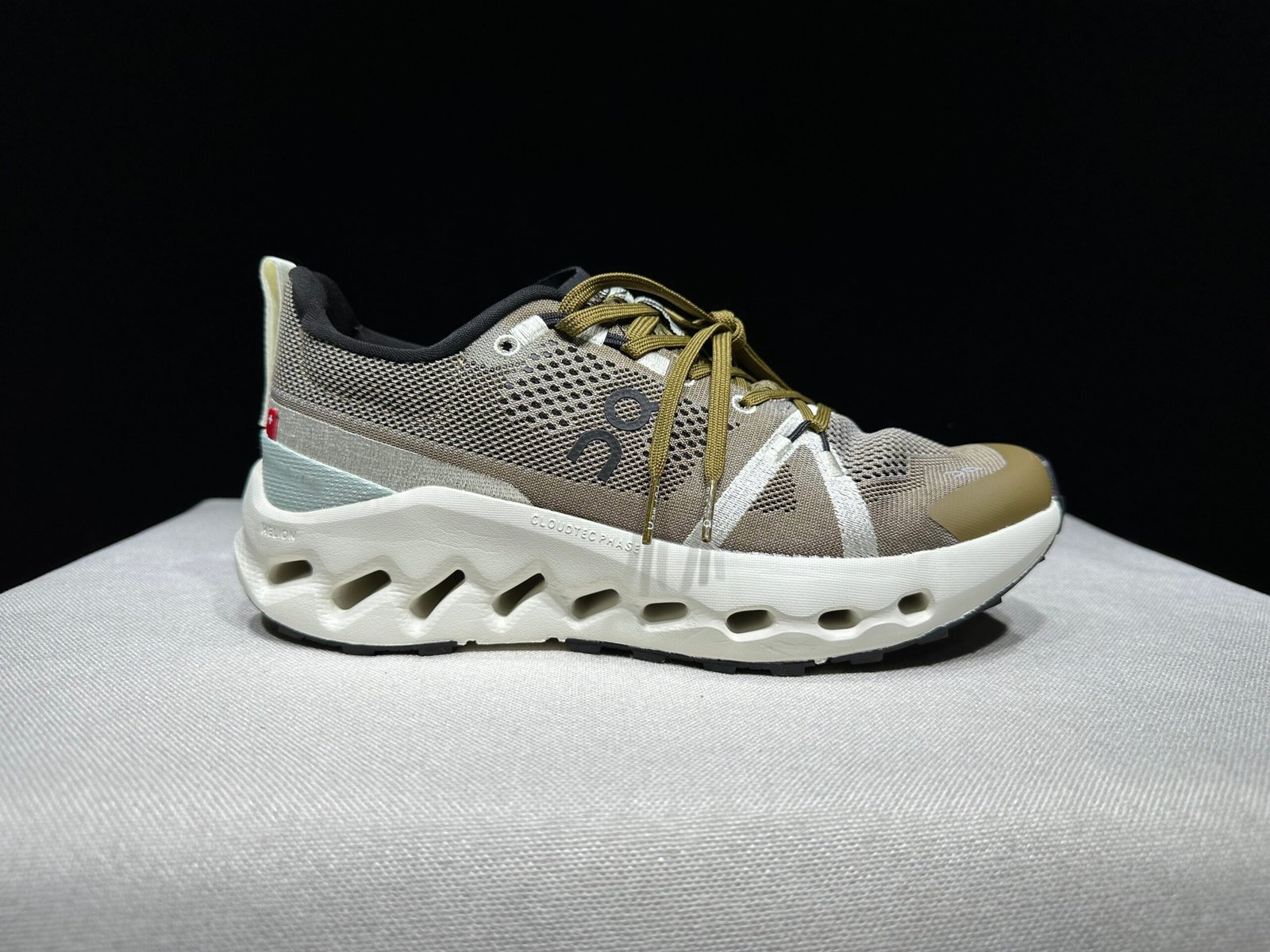 On Running shoes inspired Cloudsurfer Trail 36-45