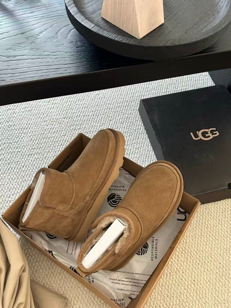 UGG BOOTS
