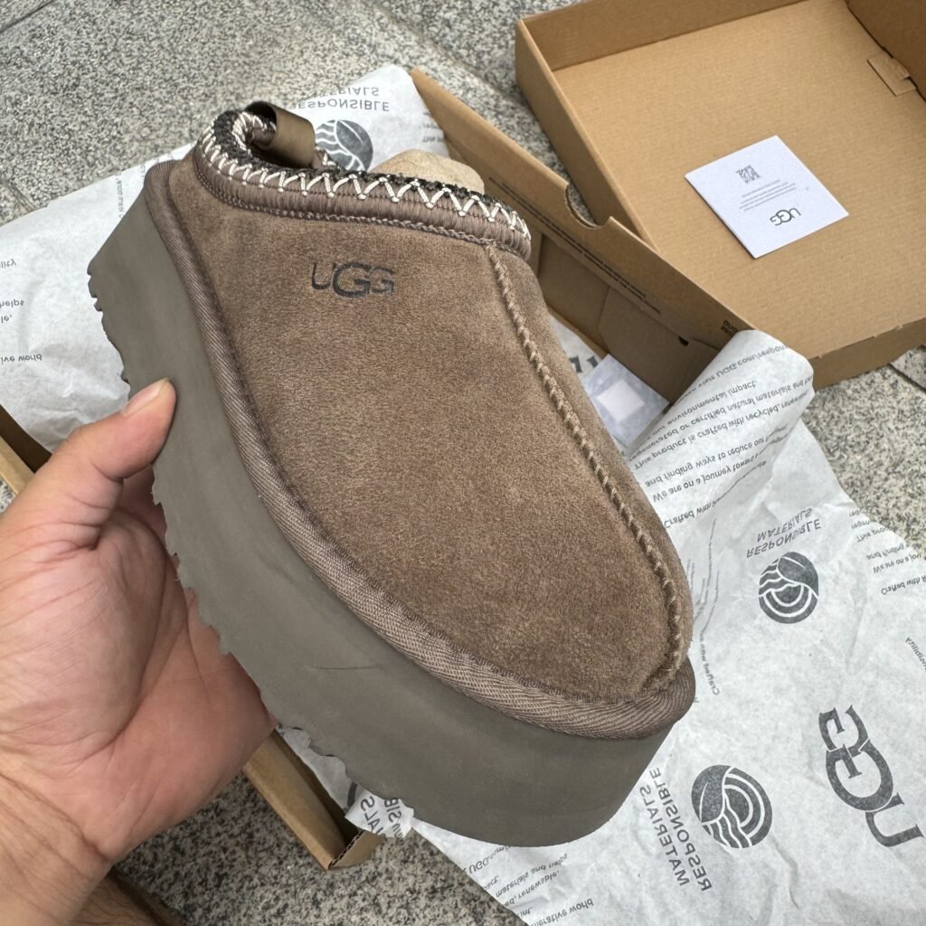 UGG Warm Slippers (6 colors )