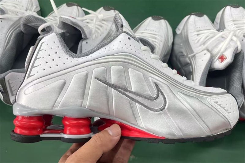 Nike Inspired Nike Shox R4 Size / K32